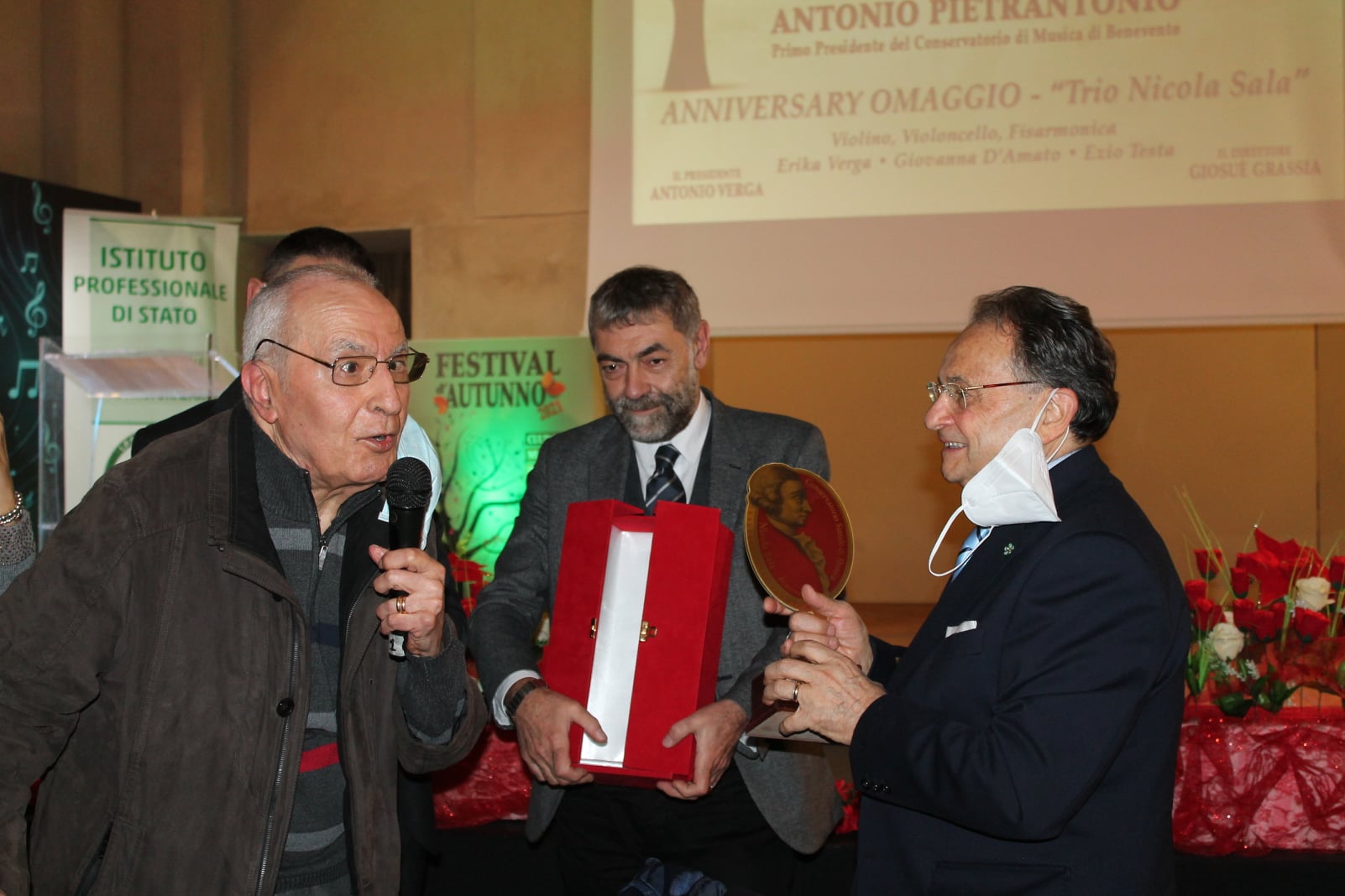 Il Conservatorio “Nicola Sala” premia il suo Presidente Antonio ...